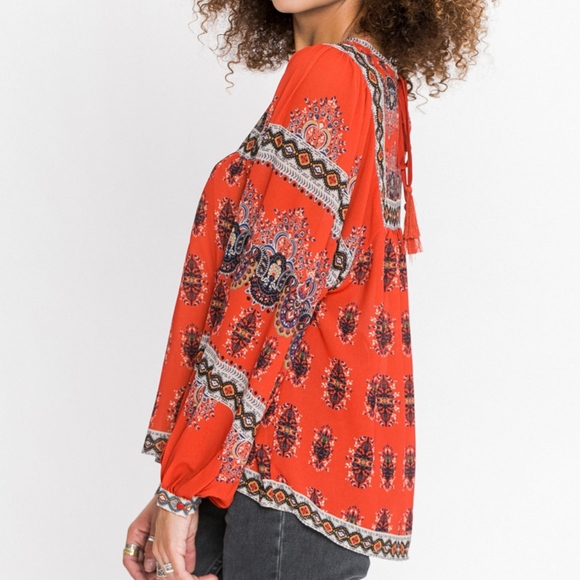 Last 1! ~ NWT Boho Bell Sleeve Mosaic Print Top - Picture 3 of 4